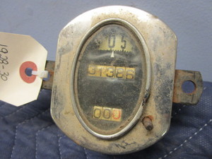 lot 645 image: 1928-1930 FORD SPEEDOMETER, OVAL FACE