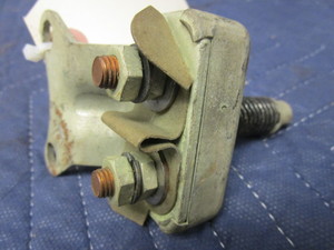 lot 648 image: 1933-1934 FORD STARTER SWITCH, UNUSED