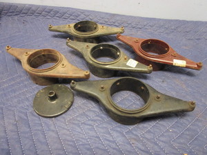 lot 650 image: 1928-1931 FORD DISTRIBUTOR BODIES, 4-CYLINDER, WITH FORD SCRIPT, DISTRIBUTOR CAP