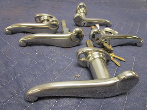 lot 652 image: 1930-1931 FORD OUTSIDE DOOR HANDLES