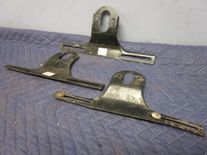 lot 656 image: 1930-1931 FORD LICENSE PLATE HOLDER