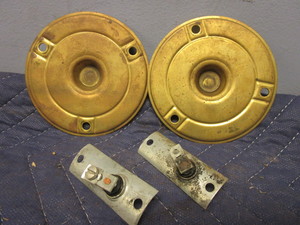 lot 662 image: 1940 BUICK HORN CONTACT PLATES, WIRE CONTACTS