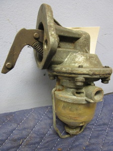 lot 669 image: 1937-1951 CHEVY FUEL PUMP CORE