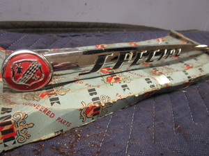 lot 673 image: 1946-1949 BUICK HOOD HANDLE, 40 SERIES