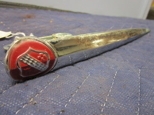 lot 677 image: 1946 BUICK HANDLE