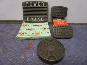 lot 680 image: 1955 BUICK DYNA-FLOW POWER BRAKE PAD, OTHER SLIP-ON PADS