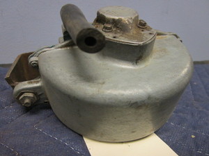 lot 686 image: 1948 DODGE TRUCK VACUUM WIPER MOTOR