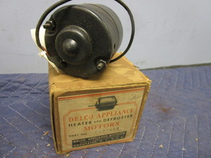 lot 692 image: 1939-1940 CHEVROLET, PONTIAC DELCO HEATERDEFROSTER MOTOR