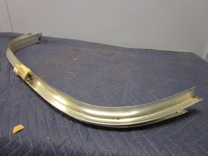 lot 698 image: 1988-1992 CHEVROLETGMC PICKUP TRUCK WHEEL WELLS