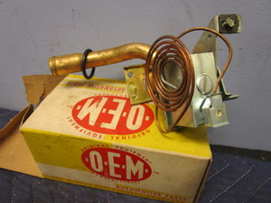 lot 707 image: 1959 BUICK HEATER CONTROL VALVE