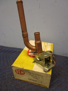 lot 723 image: 1957-1958 CHEVROLET TRUCK HEATER CONTROL VALVE