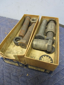 lot 740 image: 1939-1948 CHEVROLET WHEEL SUSPENSION PARTS