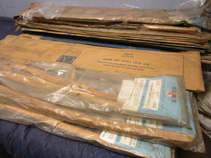 lot 749 image: BUICK STRAIGHT 8 HEAD GASKETS, PUSH ROD COVER GASKETS