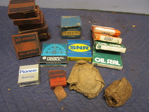lot 772 image: ASSRTD. BALL BEARINGS, SEALS