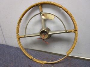 lot 781 image: 1947 CADILLAC STEERING WHEEL