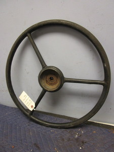 lot 783 image: VINTAGE STEERING WHEEL