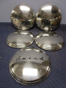 lot 787 image: 1951 BUICK SCRIPT HUBCAPS