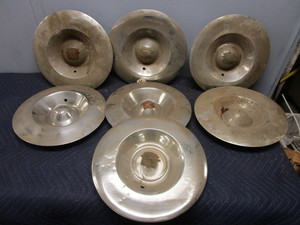 lot 799 image: 1953 CADILLAC HUBCAPS