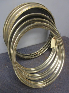 lot 815 image: BEAUTY RINGS