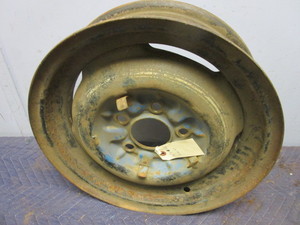 lot 819 image: VINTAGE WHEEL RIM