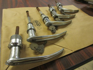 lot 831 image: UNIDENTIFIED EXTERIOR DOOR HANDLES