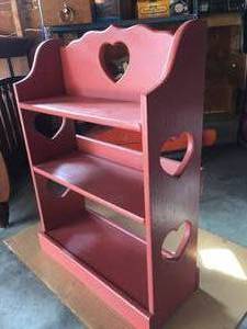 lot 32 image: 3 Shelf Bookcase