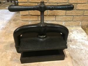 lot 45 image: Vintage Book Press