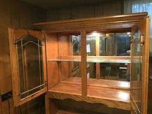 lot 48 image: Lighted Hutch With Lead Glass Windows