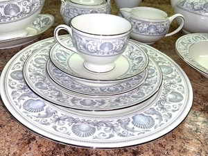 lot 15 image: Beautiful Wedgwood Dish Set- Dolphins