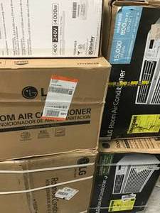 lot 16 image: Pallet with assorted Air Conditioners Open boxes customer returns