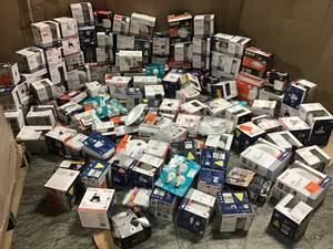 lot 19 image: Gaylord with assorted Lightning open boxes