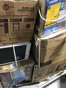 lot 20 image: Pallet with assorted Air Conditioners - open boxes customer returns