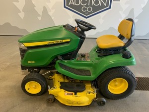 John Deere X320 -No Reserve-