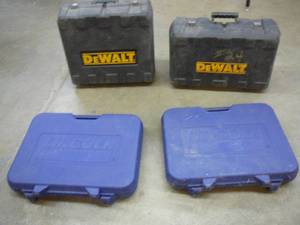 lot 8 image: Lot of Tool Boxs
