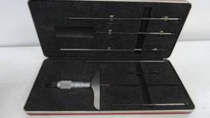 lot 21 image: Starrett #449