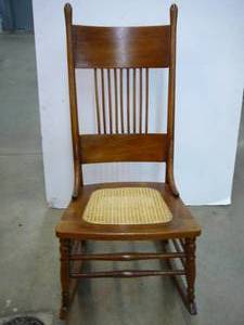 lot 31 image: Vintage Wicker Bottom Rocker
