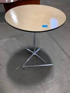 Round Break Table