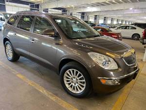 lot 17 image: 2010 Buick Enclave CXL FWD