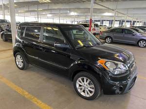 lot 21 image: 2013 Kia Soul