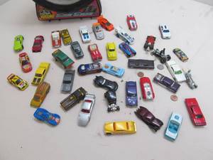 lot 5 image: Rolling car case