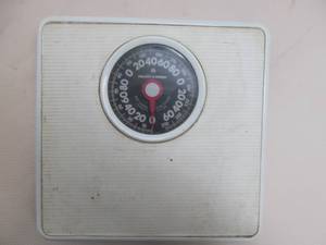 lot 6 image: Scale