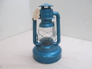 lot 10 image: Oil lantern
