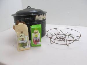 lot 11 image: Canning pot, wire rack etc