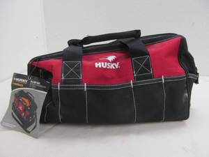 lot 14 image: Tool bag