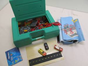 lot 28 image: Knex