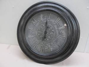 lot 35 image: Clock