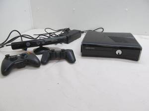 lot 39 image: XBOX 360, controllers