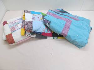lot 50 image: Quilts