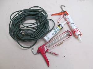 lot 53 image: Assortment of tools