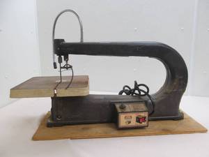 lot 99 image: Scroll saw